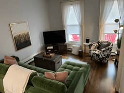 Mid Century Modern 2 Bed 1 Bath near town w/ yard
