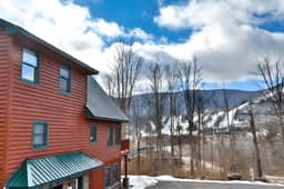 Half Mile to Hunter w/ Views - Kaaterskill Kabin