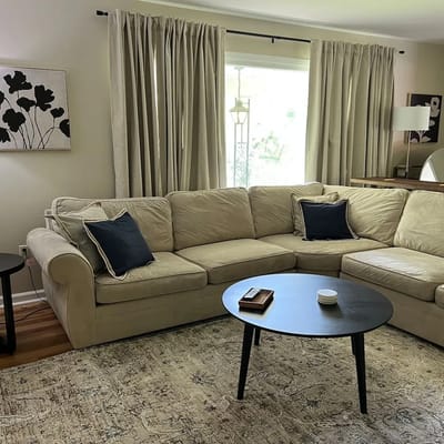Charming Sunlit 6 Bed 3 Full Bath Home with Pool Table