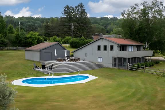 Pool Near Hudson & Catskills w/ Large Yard