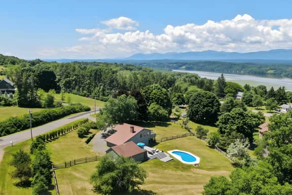 Pool Near Hudson & Catskills w/ Large Yard