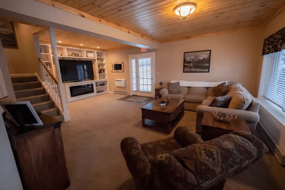 Entire Hotel | 50 People | Snowshoe Lodge
