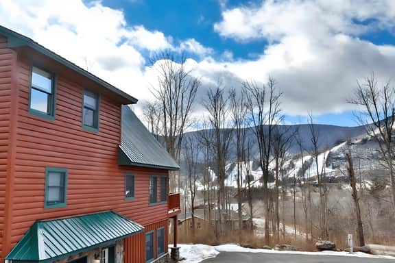 Half Mile to Hunter w/ Views - Kaaterskill Kabin