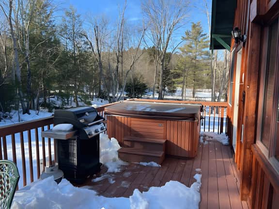 Cabin • Hot Tub • Town & Mtn