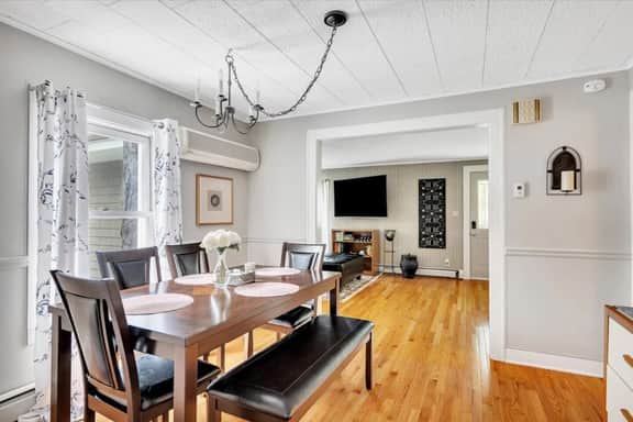 Saratoga Track House, Pet Friendly, Workspace
