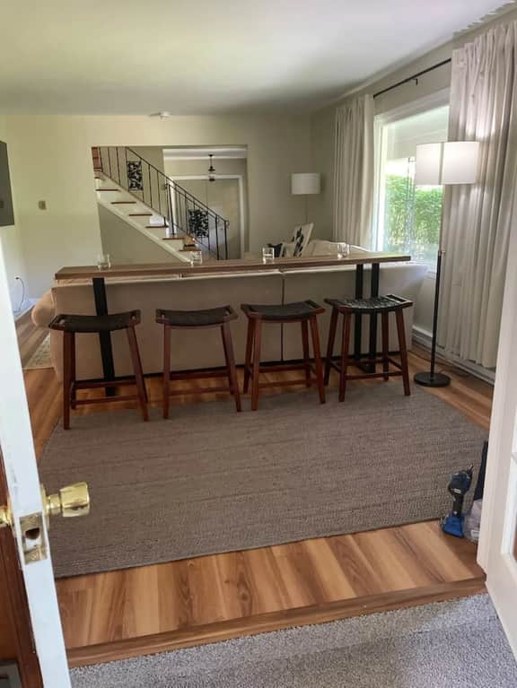 Charming Sunlit 6 Bed 3 Full Bath Home with Pool Table