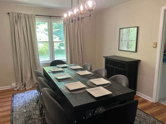 Charming Sunlit 6 Bed 3 Full Bath Home with Pool Table